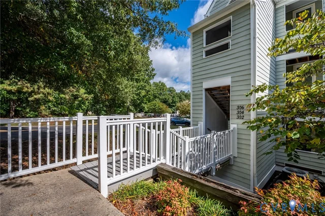 304 Water Pointe Lane, Chesterfield VA 23112