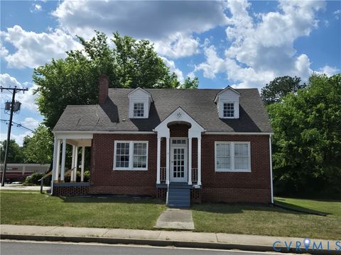 Photo of 815 Griffin Boulevard, Farmville, VA 23901 (MLS # 2610777)