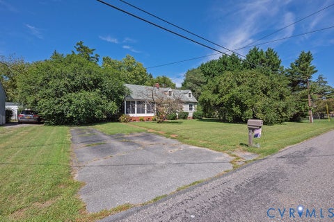Tiny photo for 8058 Signal Hill Road, Mechanicsville, VA 23111 (MLS # 2625371)