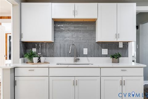 Tiny photo for 1655 Hopkins Road, Richmond, VA 23224 (MLS # 2527908)