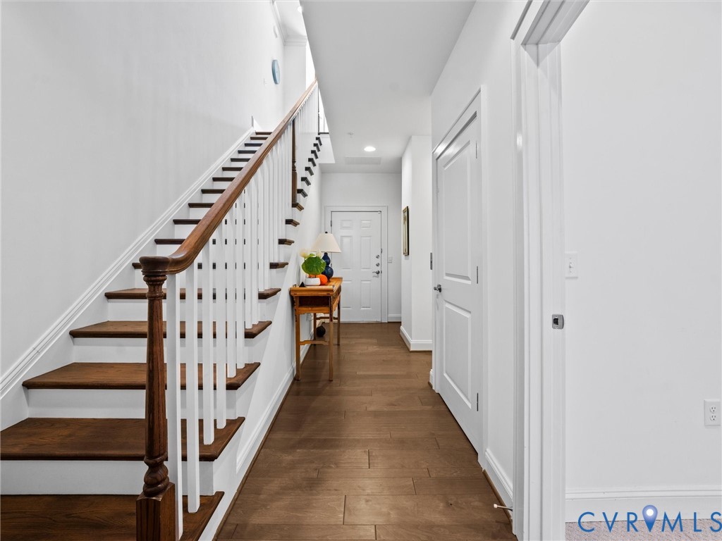 3213 Conningham Lane