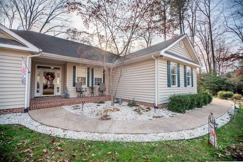 Tiny photo for 68 Oyster Cove Landing, Hartfield, VA 23071 (MLS # 2527301)