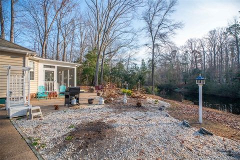 Tiny photo for 68 Oyster Cove Landing, Hartfield, VA 23071 (MLS # 2527301)