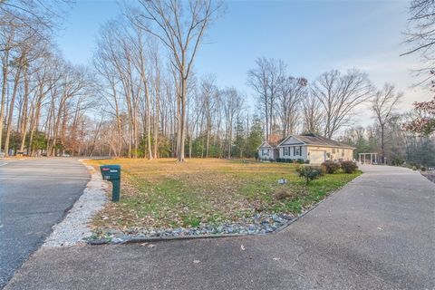 Tiny photo for 68 Oyster Cove Landing, Hartfield, VA 23071 (MLS # 2527301)