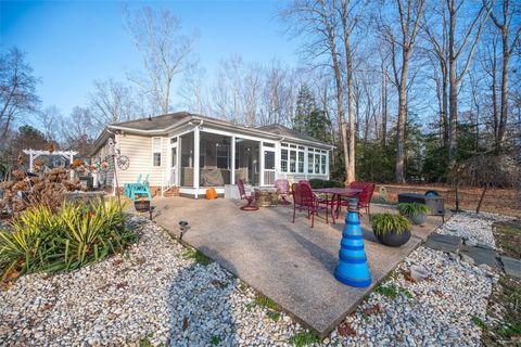 Tiny photo for 68 Oyster Cove Landing, Hartfield, VA 23071 (MLS # 2527301)