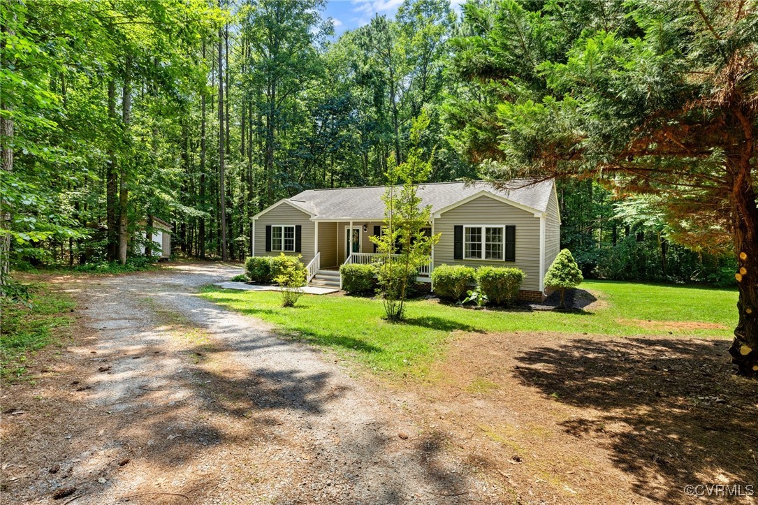 Powhatan, Virginia 23139, United States, 3 Bedrooms Bedrooms, ,2 BathroomsBathrooms,Residential,Pending,160995