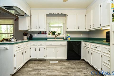 Tiny photo for 321 Warsaw Avenue, Hopewell, VA 23860 (MLS # 2607511)