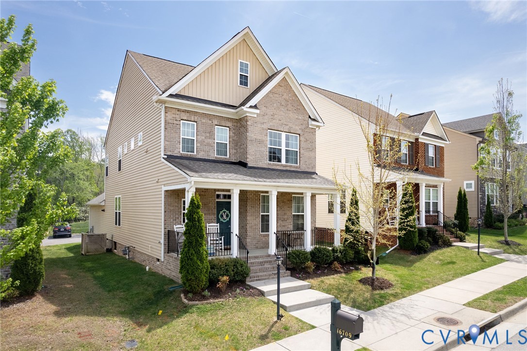 16709 Thornapple Run