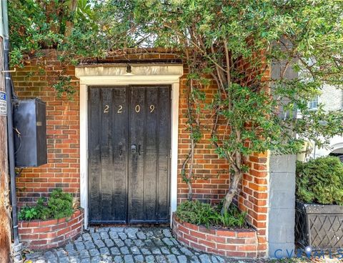 Tiny photo for 2209 Monument Avenue, Richmond, VA 23220 (MLS # 2613843)