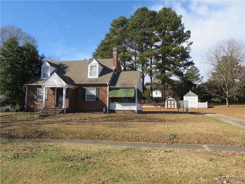 A home in Colonial Heights