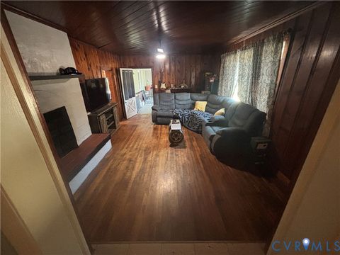 Tiny photo for 915 W Carolina Avenue, Crewe, VA 23930 (MLS # 2601846)