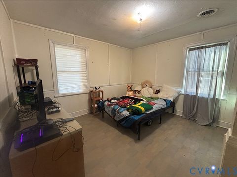 Tiny photo for 915 W Carolina Avenue, Crewe, VA 23930 (MLS # 2601846)