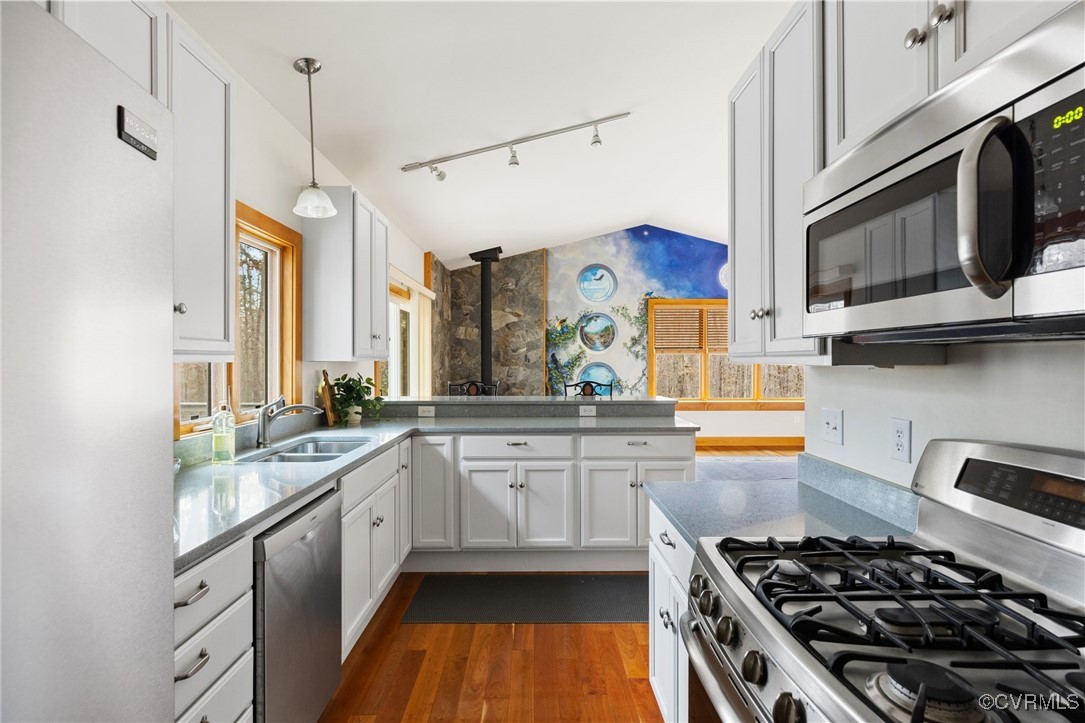 Buckingham, Virginia 23921, United States, 3 Bedrooms Bedrooms, ,4 BathroomsBathrooms,Residential,Pending,31499