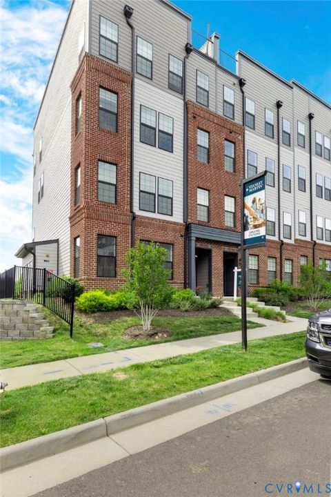 Photo of 222 Brattice Drive, Midlothian, VA 23114 (MLS # 2616637)
