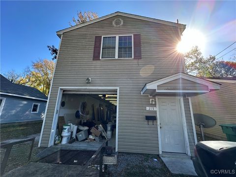 A home in Colonial Heights