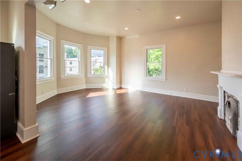 Tiny photo for 840 Commerce Street, Petersburg, VA 23803 (MLS # 2622373)