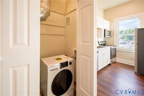 Tiny photo for 840 Commerce Street, Petersburg, VA 23803 (MLS # 2622373)