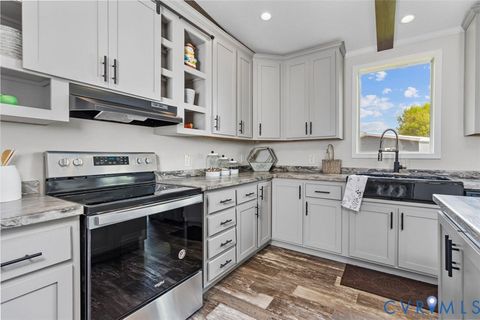 Tiny photo for 406 Monroe Street, Chase City, VA 23924 (MLS # 2617572)