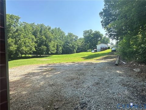 Tiny photo for 406 Monroe Street, Chase City, VA 23924 (MLS # 2617572)