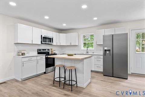 Tiny photo for 1106-01108 Amelia Street, Petersburg, VA 23803 (MLS # 2610908)