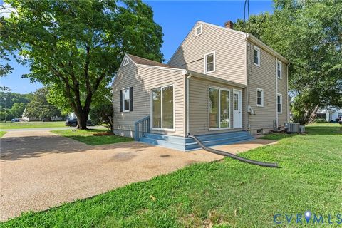 Tiny photo for 702 Daingerfield Street, Tappahannock, VA 22560 (MLS # 2617842)
