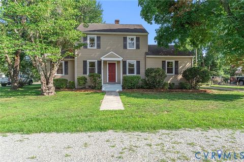 Photo of 702 Daingerfield Street, Tappahannock, VA 22560 (MLS # 2617842)