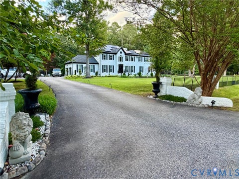 Photo of 13720 Brandy Oaks Drive, Chesterfield, VA 23832 (MLS # 2624818)
