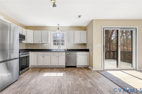 Tiny photo for 224 Walnut Lane, Aylett, VA 23086 (MLS # 2605738)