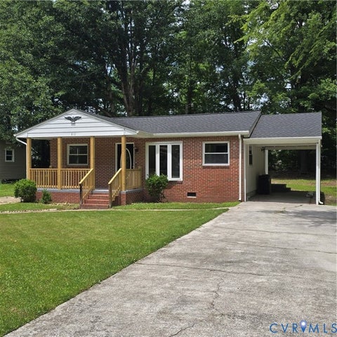 Photo of 810 Luke Street, Blackstone, VA 23824 (MLS # 2616890)