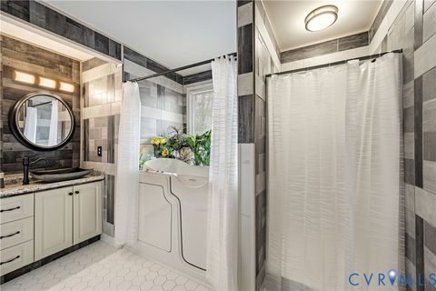 Tiny photo for 6005 Hidden Arbor Place, Chester, VA 23831 (MLS # 2604486)