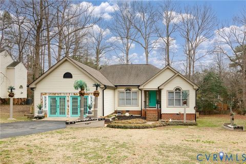 Photo of 6005 Hidden Arbor Place, Chester, VA 23831 (MLS # 2604486)