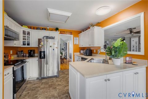 Tiny photo for 6005 Hidden Arbor Place, Chester, VA 23831 (MLS # 2604486)