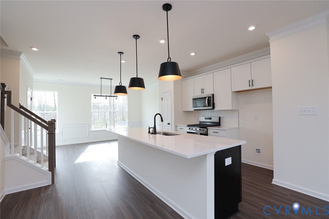 6561 Topsail Point