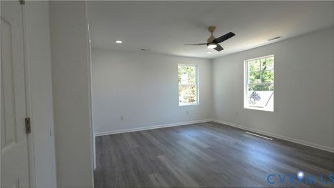 Tiny photo for 330 Mars St, Petersburg, VA 23803 (MLS # 2616354)