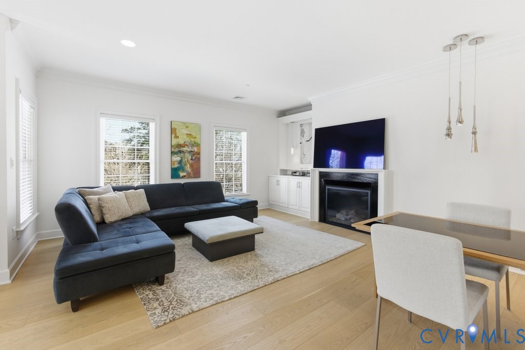 5217 Monument Avenue 3A