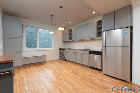 Tiny photo for 404 S Harrison Street, Richmond, VA 23220 (MLS # 2621378)