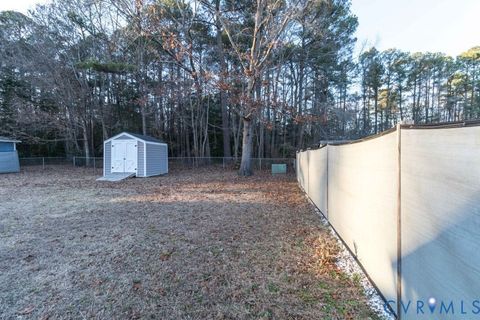 Tiny photo for 337 Lakewood Drive, Petersburg, VA 23805 (MLS # 2602618)