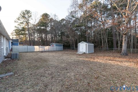 Tiny photo for 337 Lakewood Drive, Petersburg, VA 23805 (MLS # 2602618)