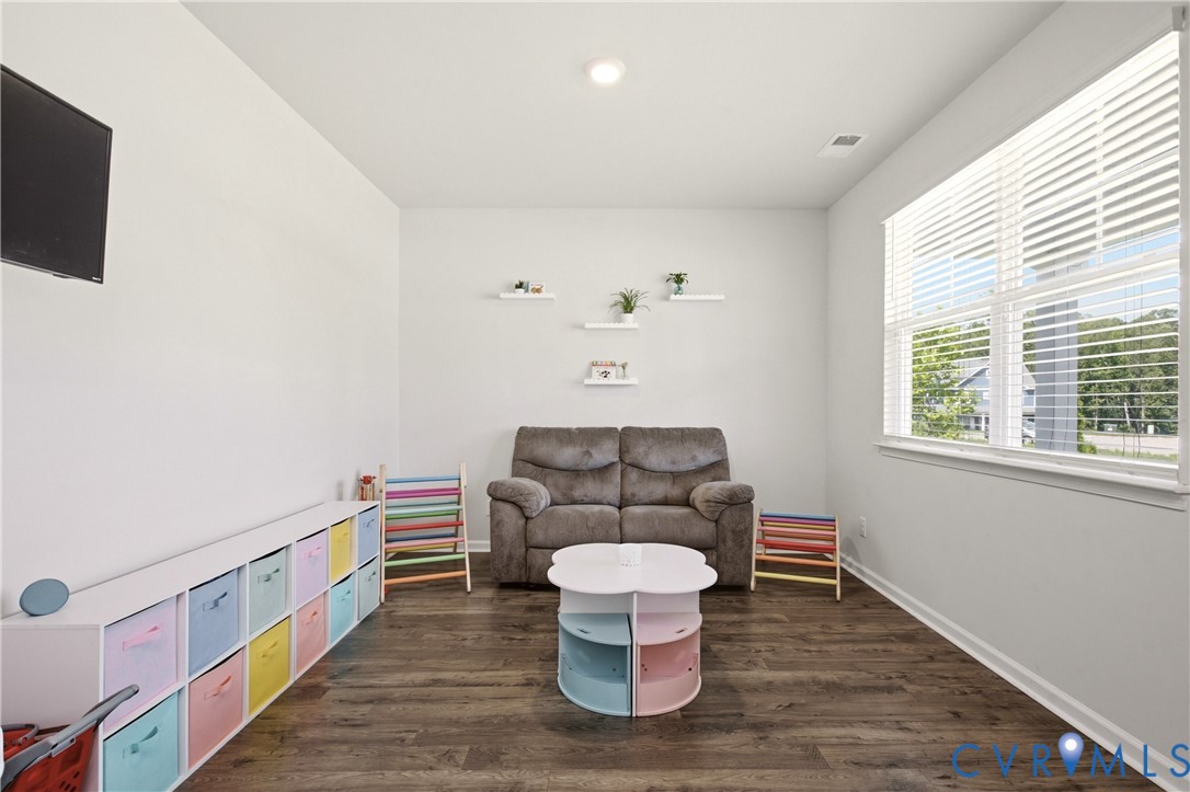 115 Leonard Way