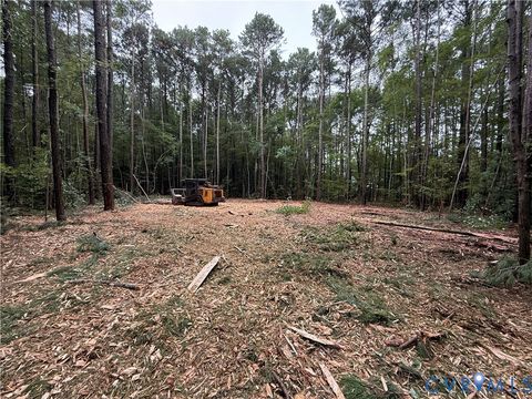 Photo of 0 Ditchley Drive, Gloucester, VA 23061 (MLS # 2533088)