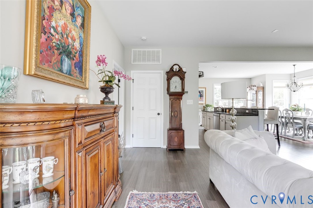 1913 Sharbel Circle