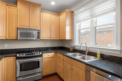Tiny photo for 727 S Laurel Street, Richmond, VA 23220 (MLS # 2625661)