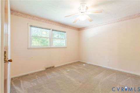 Tiny photo for 14 Effingham Place, Newport News, VA 23608 (MLS # 2529329)