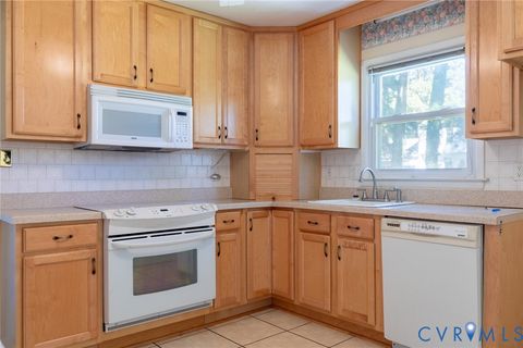 Tiny photo for 14 Effingham Place, Newport News, VA 23608 (MLS # 2529329)