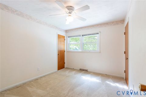 Tiny photo for 14 Effingham Place, Newport News, VA 23608 (MLS # 2529329)