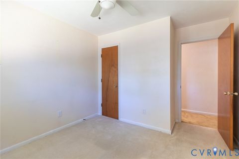 Tiny photo for 14 Effingham Place, Newport News, VA 23608 (MLS # 2529329)