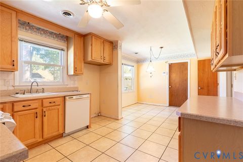 Tiny photo for 14 Effingham Place, Newport News, VA 23608 (MLS # 2529329)