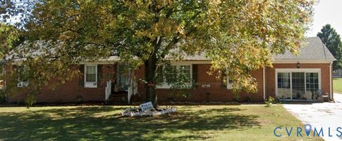 Photo of 313 Fairview Drive, Franklin, VA 23851 (MLS # 2613506)