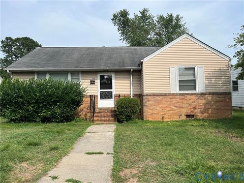 Photo of 513 Pinehurst Avenue, Colonial Heights, VA 23834 (MLS # 2615866)
