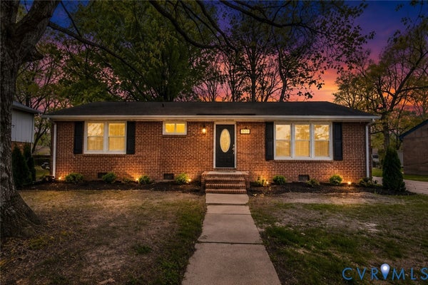 917 WILLIAMSBURG RD, COLONIAL HEIGHTS, VA 23834 - Image f97a5fa7aa32a1866909a46833cbfad7/691322034